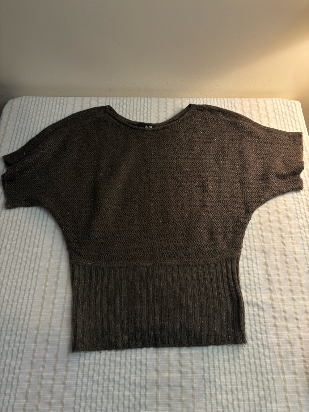 a.n.a Short Sleeve Scoop Neck Pullover Sweater in Dark Brown
